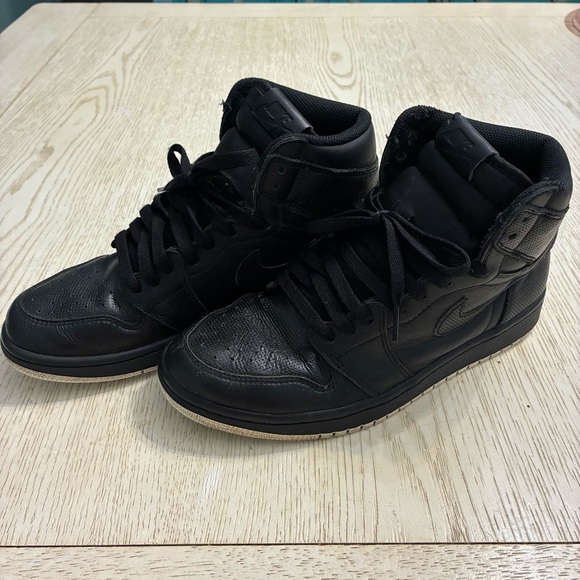 Jordan Other - Men’s Nike Jordan 1 Retro High OG Perforated (Back/White)